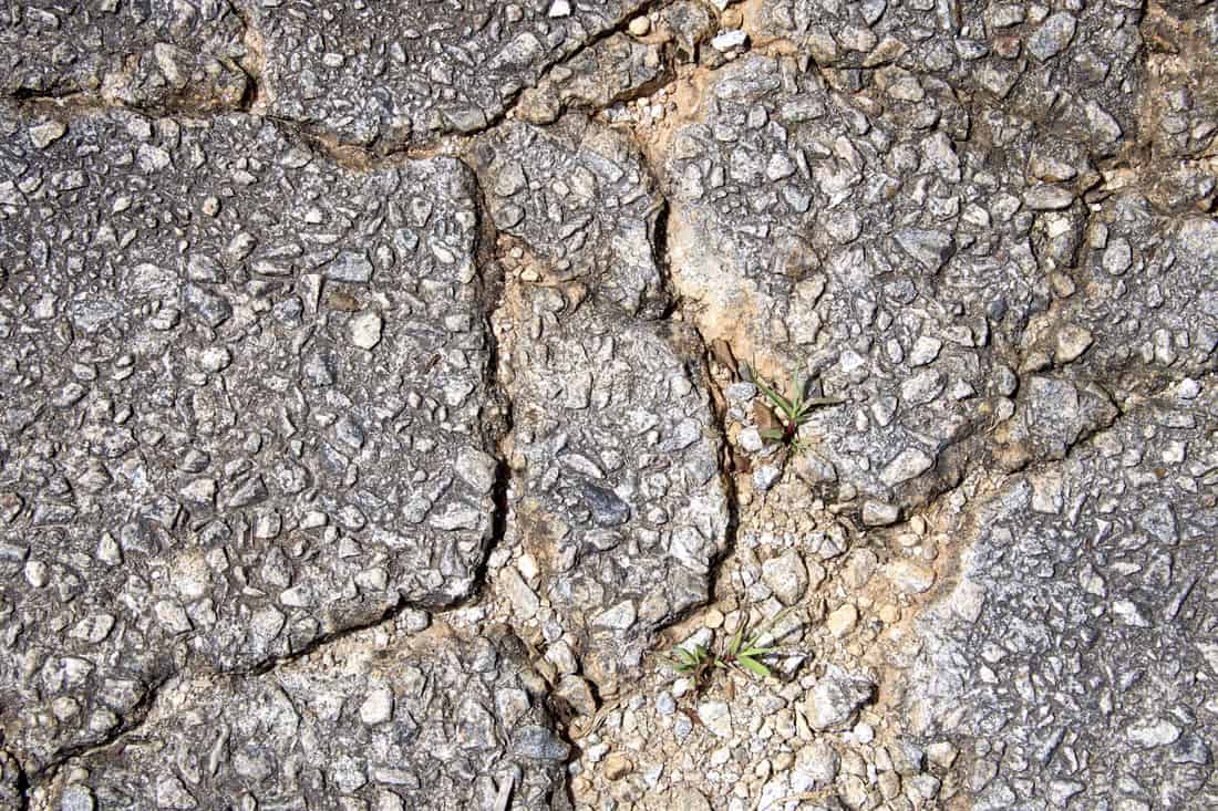 Concrete cracks repair